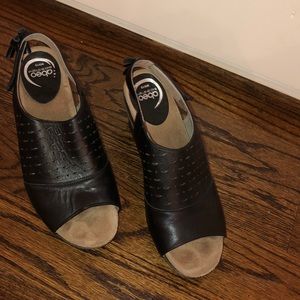 Abeo size 10 black sandals